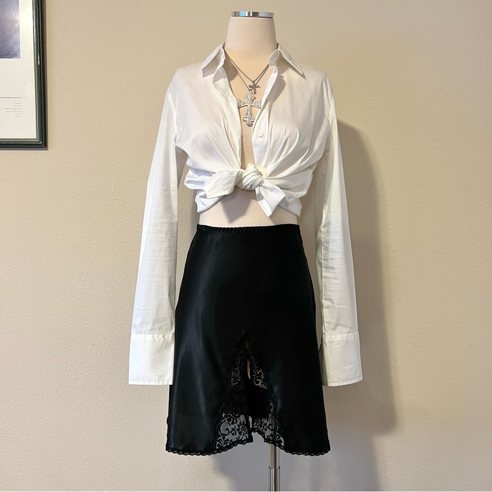 ❌SOLD❌ Vintage Black Satin & Lace Mini Slip Skirt